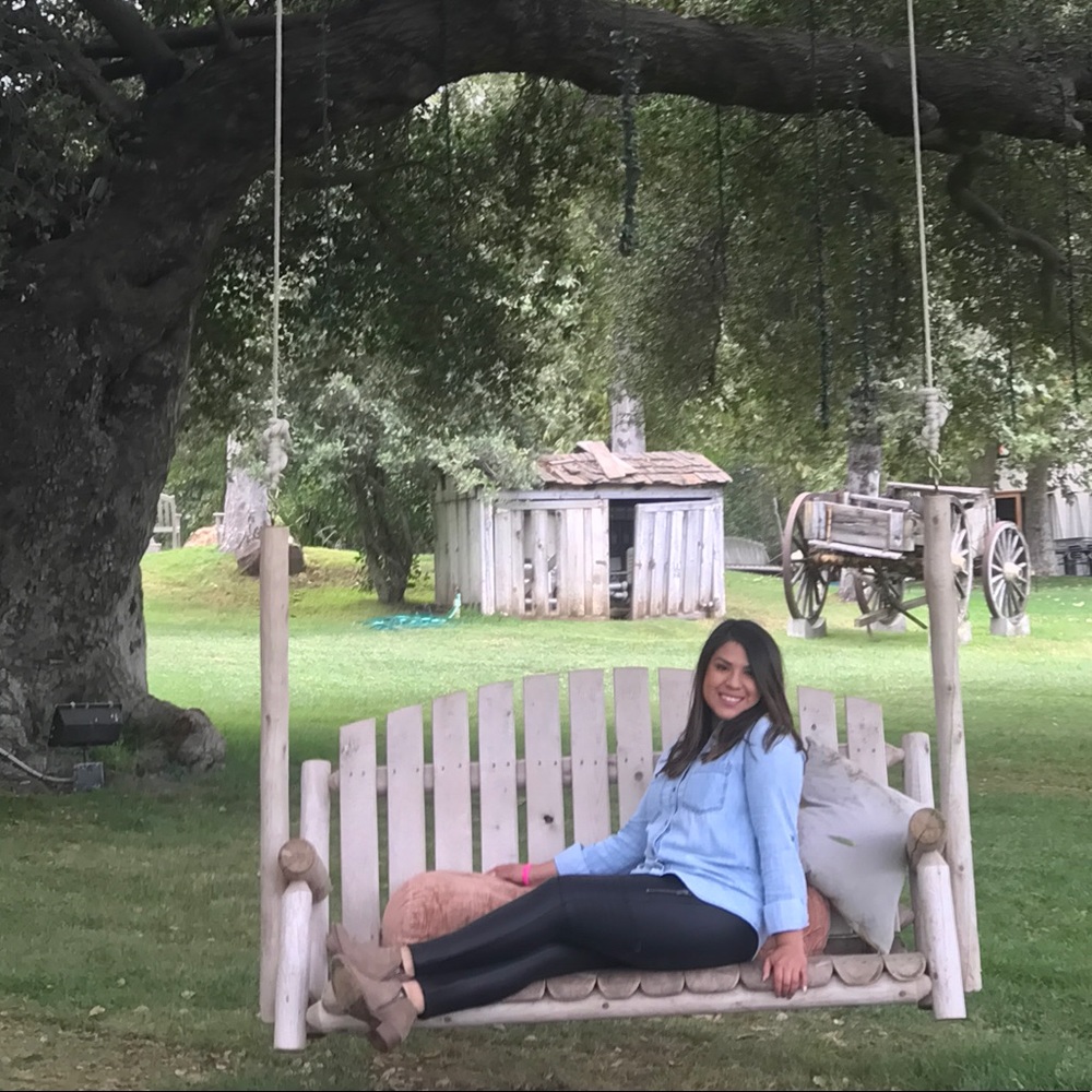 Meet your Posher, Alejandra